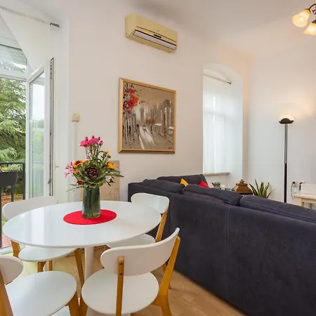 Apartman Lussi Pula Exterior photo