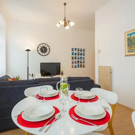 Apartman Lussi Pula Exterior photo