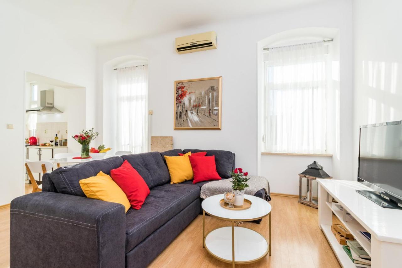 Lussi Apartment *